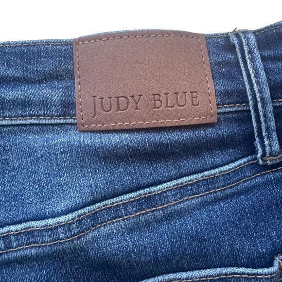 Judy Blue Cuffed Denim Shorts | Size 2XL | Tummy Control Plus Size - Picture 8 of 15